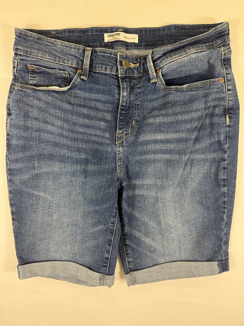 Signature by Levi Strauss Light Blue Denim Rolled-Cuff Women's Bermudas